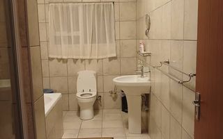 5 Bedroom House For Sale in Henties Bay Central