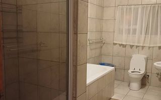 5 Bedroom House For Sale in Henties Bay Central