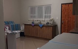 5 Bedroom House For Sale in Henties Bay Central