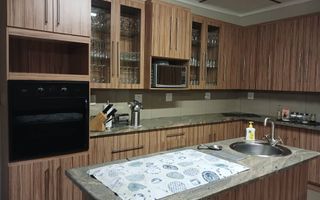 5 Bedroom House For Sale in Henties Bay Central