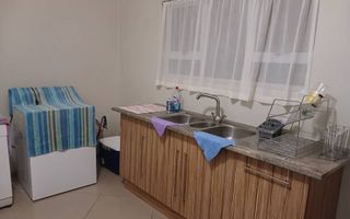 5 Bedroom House For Sale in Henties Bay Central