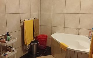 5 Bedroom House For Sale in Henties Bay Central