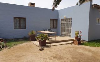 3 Bedroom House For Sale in Henties Bay Central