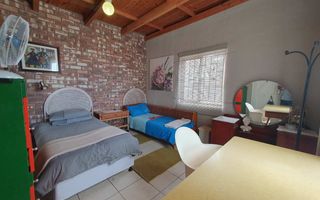 3 Bedroom House For Sale in Henties Bay Central