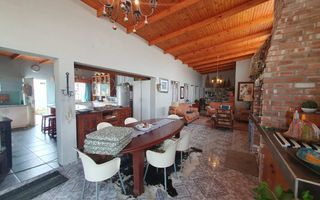 3 Bedroom House For Sale in Henties Bay Central