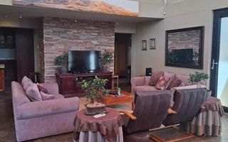 5 Bedroom House For Sale in Klein Windhoek, Windhoek