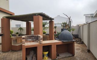 3 Bedroom House For Sale in Sunbay, Henties Bay