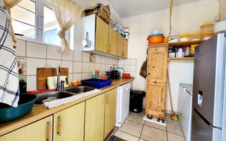 4 Bedroom House For Sale in Henties Bay Central, Henties Bay