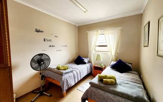 4 Bedroom House For Sale in Henties Bay Central, Henties Bay