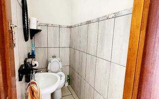 4 Bedroom House For Sale in Henties Bay Central, Henties Bay