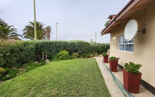 4 Bedroom House For Sale in Henties Bay Central, Henties Bay