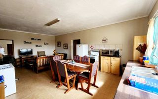 4 Bedroom House For Sale in Henties Bay Central, Henties Bay