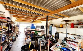 4 Bedroom House For Sale in Henties Bay Central, Henties Bay