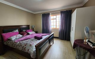 8 Bedroom House For Sale in Henties Bay Central, Henties Bay