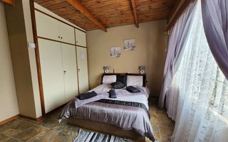 8 Bedroom House For Sale in Henties Bay Central, Henties Bay