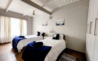 8 Bedroom House For Sale in Henties Bay Central, Henties Bay