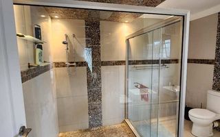 8 Bedroom House For Sale in Henties Bay Central, Henties Bay
