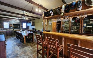 8 Bedroom House For Sale in Henties Bay Central, Henties Bay