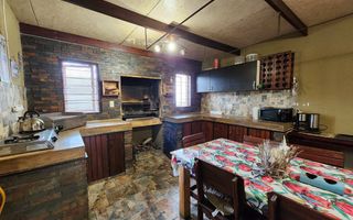 8 Bedroom House For Sale in Henties Bay Central, Henties Bay
