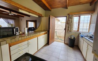 8 Bedroom House For Sale in Henties Bay Central, Henties Bay
