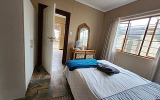 8 Bedroom House For Sale in Henties Bay Central, Henties Bay