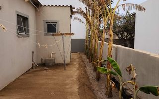 8 Bedroom House For Sale in Henties Bay Central, Henties Bay
