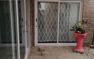 4 Bedroom House For Sale in Henties Bay Central, Henties Bay