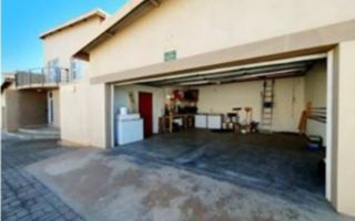 4 Bedroom Townhouse For Sale in Henties Bay Central, Henties...