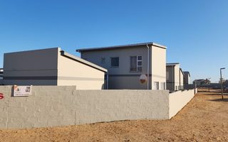 3 Bedroom House For Sale in Henties Bay Central
