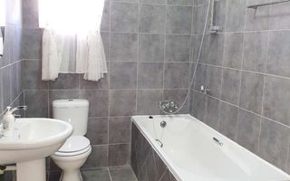 3 Bedroom House For Sale in Henties Bay Central