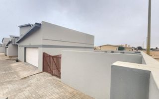 4 Bedroom Townhouse For Sale in Henties Bay Central, Henties...