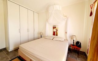 3 Bedroom House For Sale in Henties Bay Central