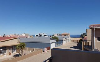 3 Bedroom House For Sale in Henties Bay Central