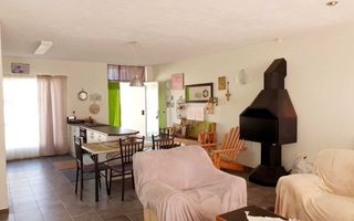 3 Bedroom House For Sale in Henties Bay Central