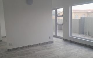 4 Bedroom Townhouse For Sale in Henties Bay Central, Henties...