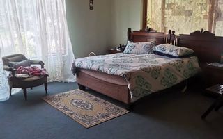 2 Bedroom House For Sale in Henties Bay Central