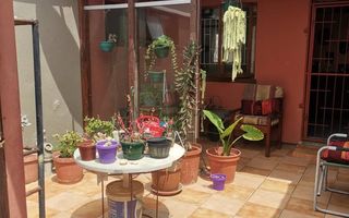 2 Bedroom House For Sale in Henties Bay Central