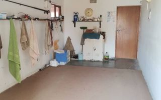 2 Bedroom House For Sale in Henties Bay Central