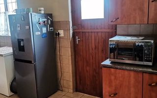 2 Bedroom House For Sale in Henties Bay Central