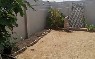 2 Bedroom House For Sale in Henties Bay Central