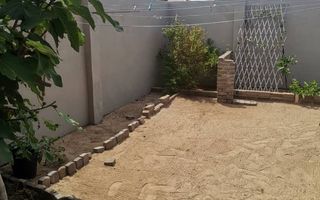 2 Bedroom House For Sale in Henties Bay Central