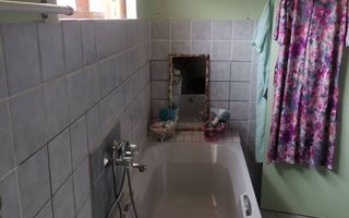 2 Bedroom House For Sale in Henties Bay Central