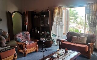 2 Bedroom House For Sale in Henties Bay Central