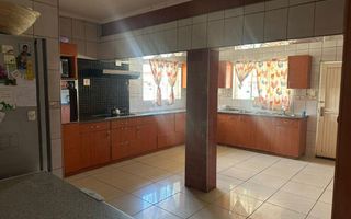 6 Bedroom House For Sale in Oshakati
