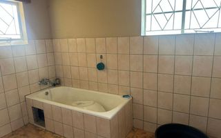 6 Bedroom House For Sale in Oshakati