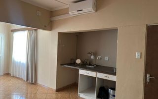 6 Bedroom House For Sale in Oshakati