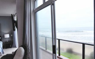 4 Bedroom House For Sale in Vogelstrand, Swakopmund