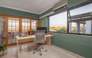 4 Bedroom House For Sale in Hochlandpark