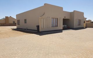 3 Bedroom House For Sale in Henties Bay Central, Henties Bay