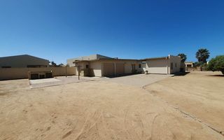 3 Bedroom House For Sale in Henties Bay Central, Henties Bay